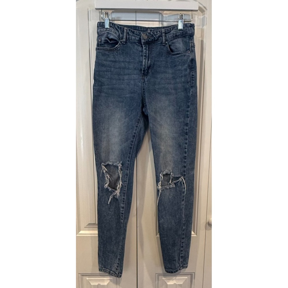 Versace Abbigliamento Sportivo (19V69 SRL) and 19V69 Milano,